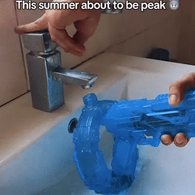 ⭐️Playtrixlab® Mechanical Electric Water Gun with Strobe Light🔫